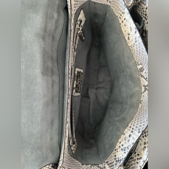 New Cape Cobra Beirut Saddle Bag, Genuine Natural Python - Picture 14 of 16